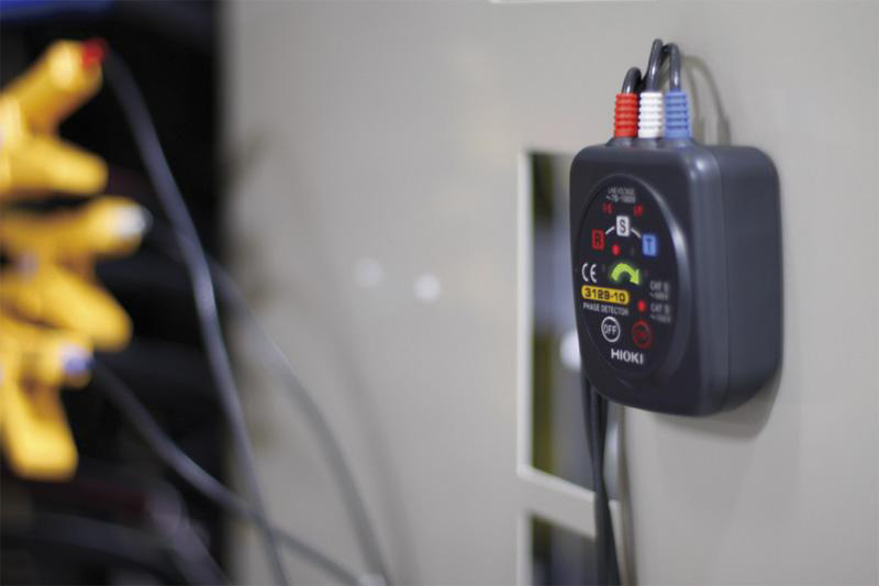 Dòng điện vô hình: Làm sao để biết khi không thể nhìn thấy?